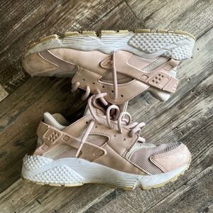 Huarache Baby pink sneakers